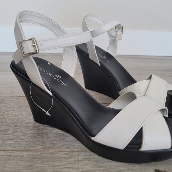 MONTEGO Bay Club Strap Wedge Sandles US11 - Picture 3 of 10